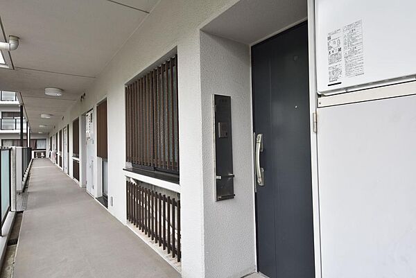玄関・表