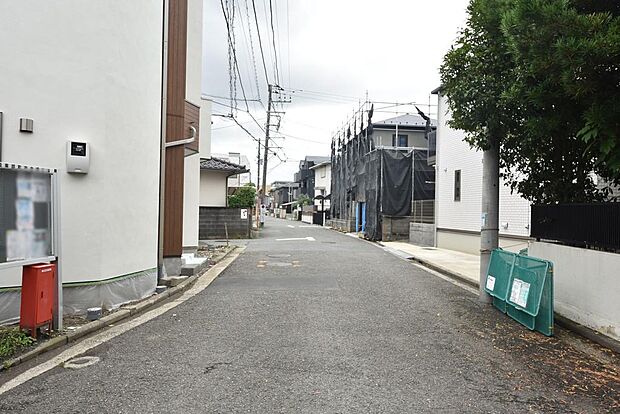 前面道路 玄関前
