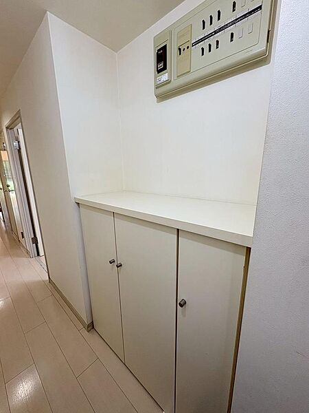 下足入