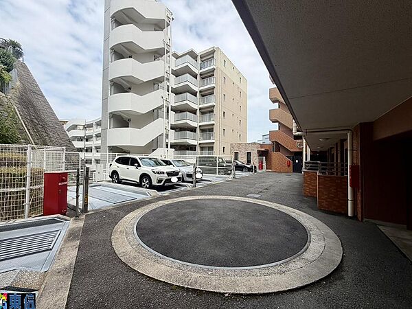 駐車場、バイク置き場ございます！