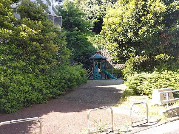 六浦西第五公園まで約160ｍ