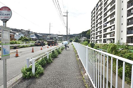 前面道路・南側