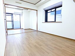 Osaka Metro御堂筋線 東三国駅 徒歩5分の賃貸マンション 2階1LDKのリビング/ダイニング