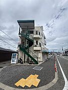 川西能勢口駅より徒歩10分 築39年11ヶ月 3階建の賃貸物件