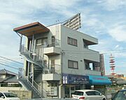 川西能勢口駅より徒歩10分 築39年11ヶ月 3階建の賃貸物件