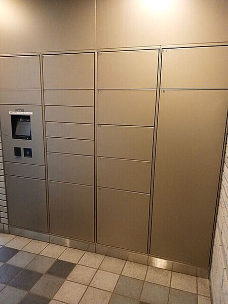荷受けに便利な宅配ボックス
