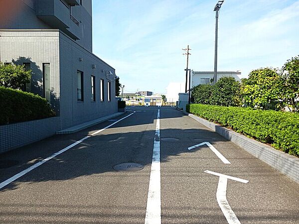 駐車場への道なり