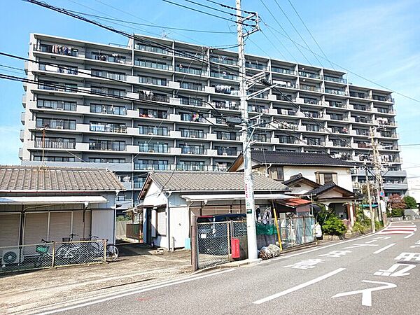 様々な商業施設が入るショッピングセンターが3つ！「ワンズモール」「イオンタウン稲毛長沼」「フレスポ稲毛」
