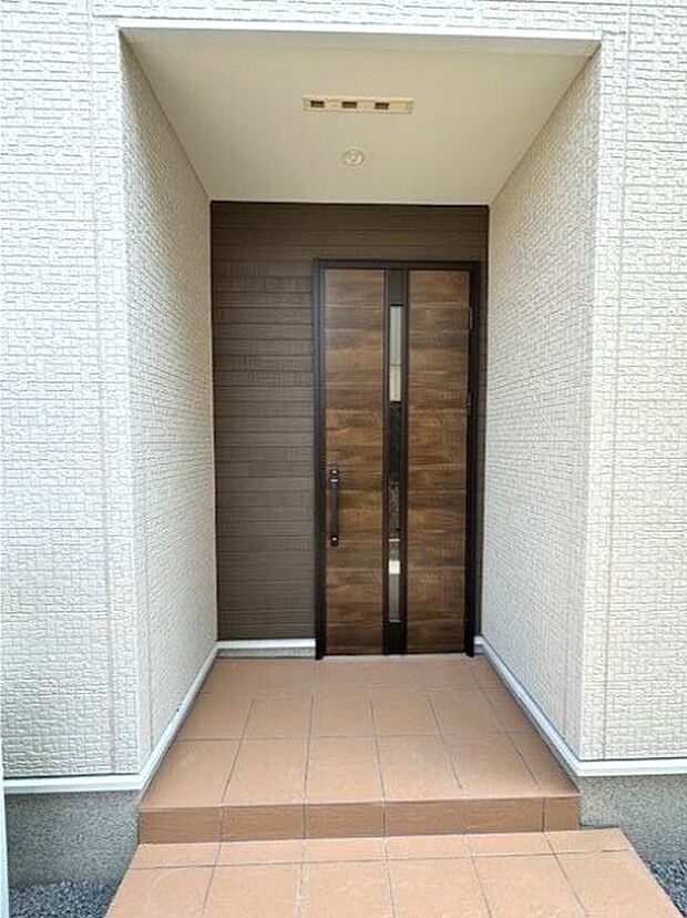 家族を迎える玄関スペース