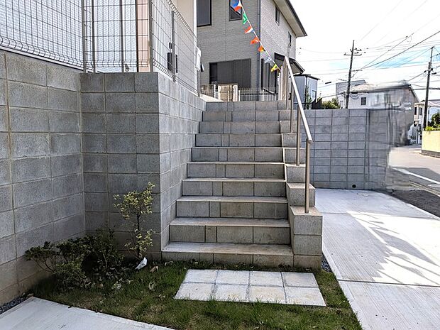 階段部分に手すり付き