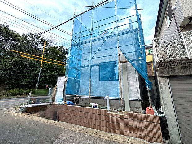 現地、建物外観