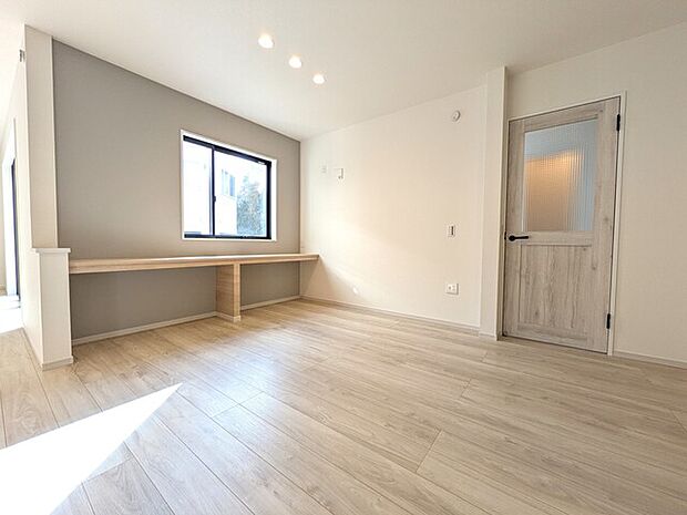 カウンターの付いたスペースは、勉強スペースや憩いの場所など様々にお使いいただけます◎