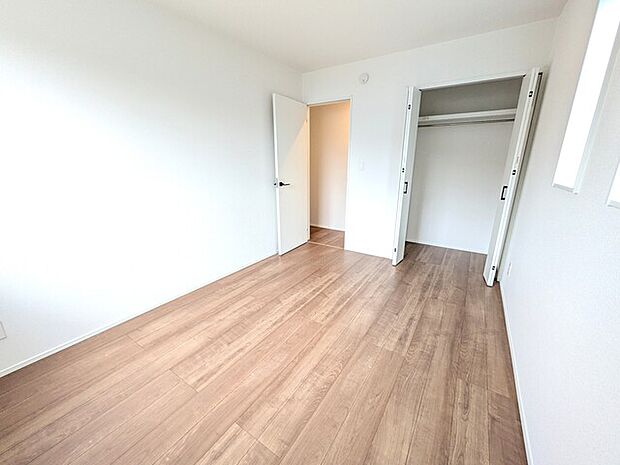 各居室に収納ございます