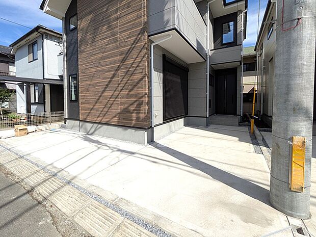 駐車スペース1台分ございます