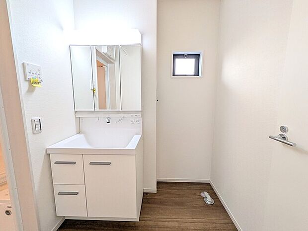 洗面化粧台・洗濯機置き場