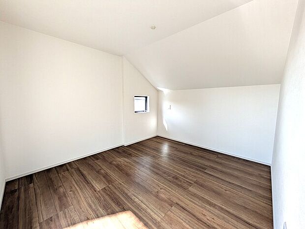 主寝室は約9.6帖(WICを含む)