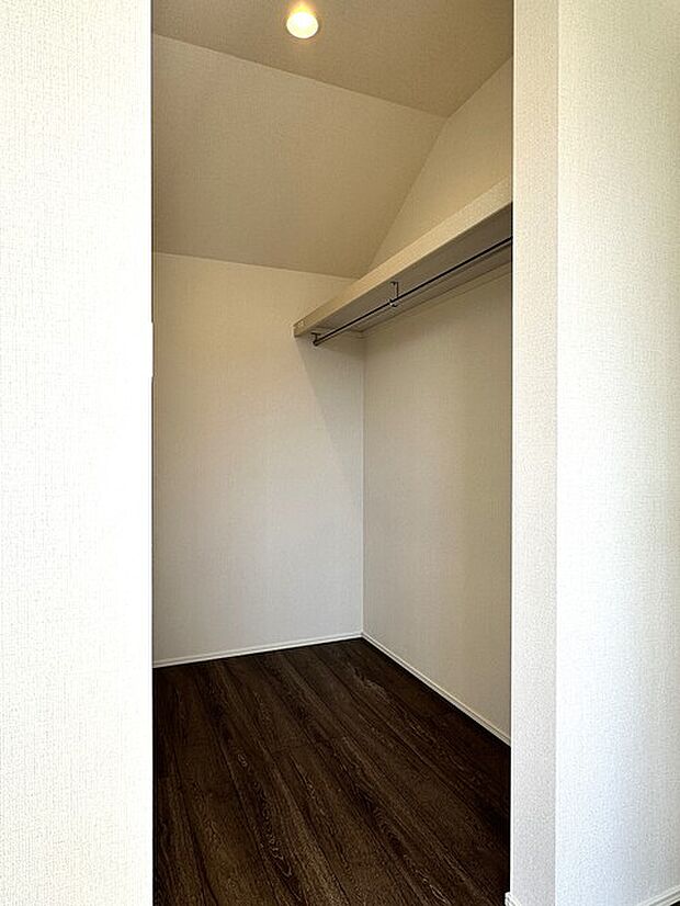 2階7帖洋室のウォークインクローゼット