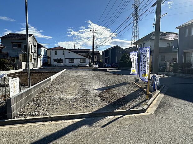 北側・西側道路に接道する角地!