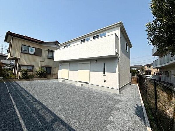 広いお庭はガーデニングや家庭菜園などが楽しめます