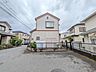 外観：角地のため通風・採光ともに良好な立地