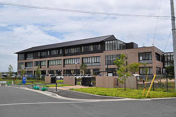 八千代市立みどりが丘小学校590m徒歩8分