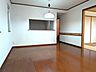 室内：隣接する和室を開放して広くお使いいただけます