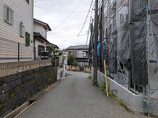南西側 前面道路