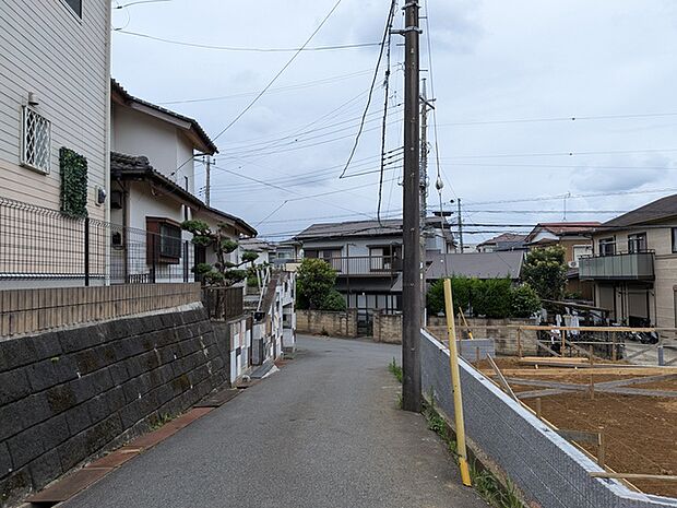 南西側 前面道路
