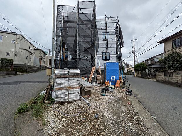 小学校は徒歩6分中学校は徒歩15分とファミリーに優しい住環境です