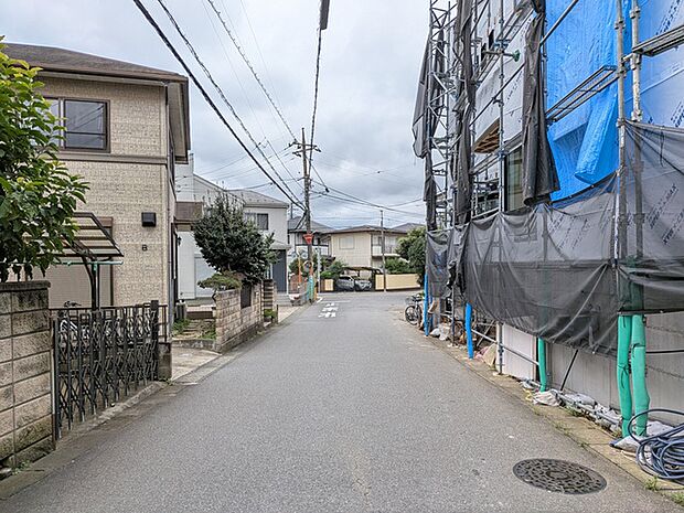 北西側 前面道路