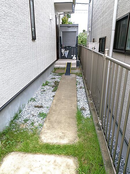 玄関前ポーチ