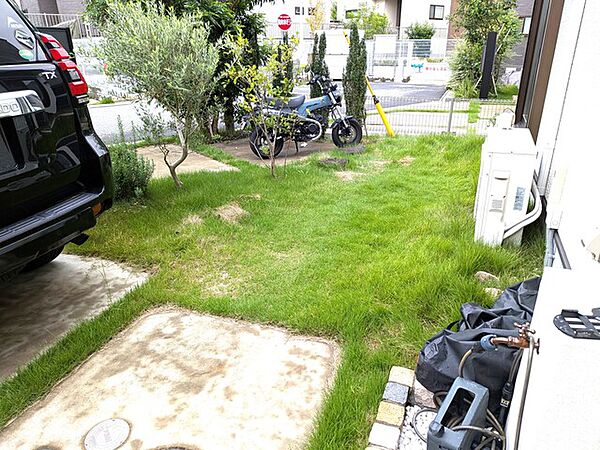 南西向き！陽当たりの良いお庭