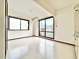 パルデンス・エヌ 203 2階ワンルームのリビング/ダイニング