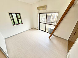 ラ・メゾン 203 2階1Kのリビング/ダイニング