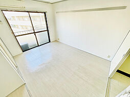 ワイズフィールド 204 2階1Kのリビング/ダイニング