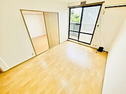 シャトルユタカ 102 1階1LDKのリビング/ダイニング