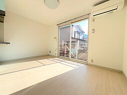 グロウス国立I 102 1階ワンルームのリビング/ダイニング