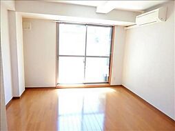 エミネント立川 103 1階ワンルームのリビング/ダイニング