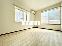 エステート・アイ 105 1階ワンルームのリビング/ダイニング