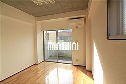 アタラクシア 104 1階ワンルームのリビング/ダイニング