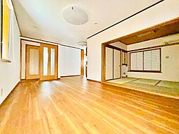 東村山貸家 1 1階4LDKのリビング/ダイニング