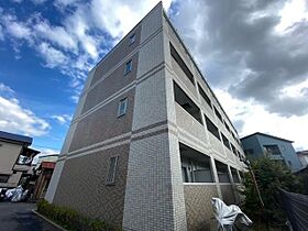 ベルデュール楓  ｜ 大阪府吹田市泉町３丁目3番4号（賃貸マンション1DK・3階・30.90㎡） その1