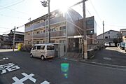 江坂駅より徒歩14分 築27年9ヶ月 3階建の賃貸物件