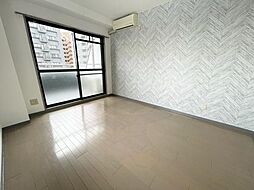 クィンシー江坂 502 5階1Kのリビング/ダイニング