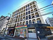 江坂駅より徒歩7分 6階 築51年の賃貸物件