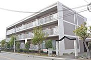 伊丹駅よりバス15分 徒歩1分 築31年4ヶ月 4階建の賃貸物件