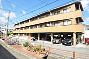 新伊丹駅より徒歩18分 築32年5ヶ月 3階建の賃貸物件