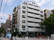 伊丹駅より徒歩7分 築32年5ヶ月 6階建の賃貸物件
