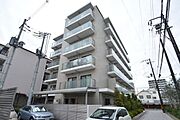 伊丹駅より徒歩6分 築14年8ヶ月 6階建の賃貸物件