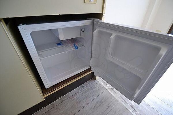 画像14:ミニ冷蔵庫